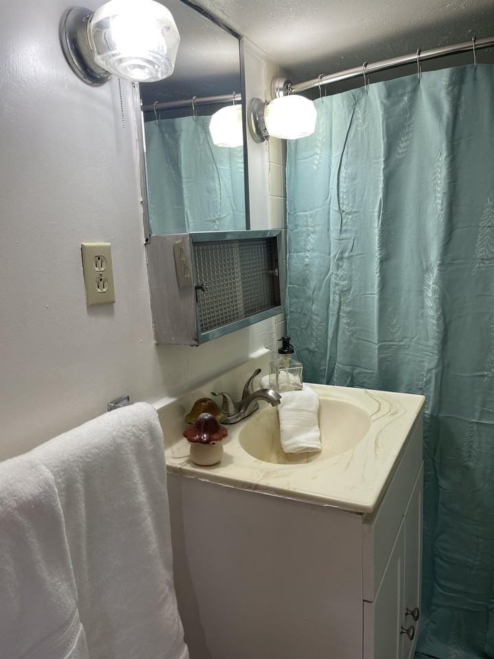 726 Broadway St #4 - Photo 6 of 11