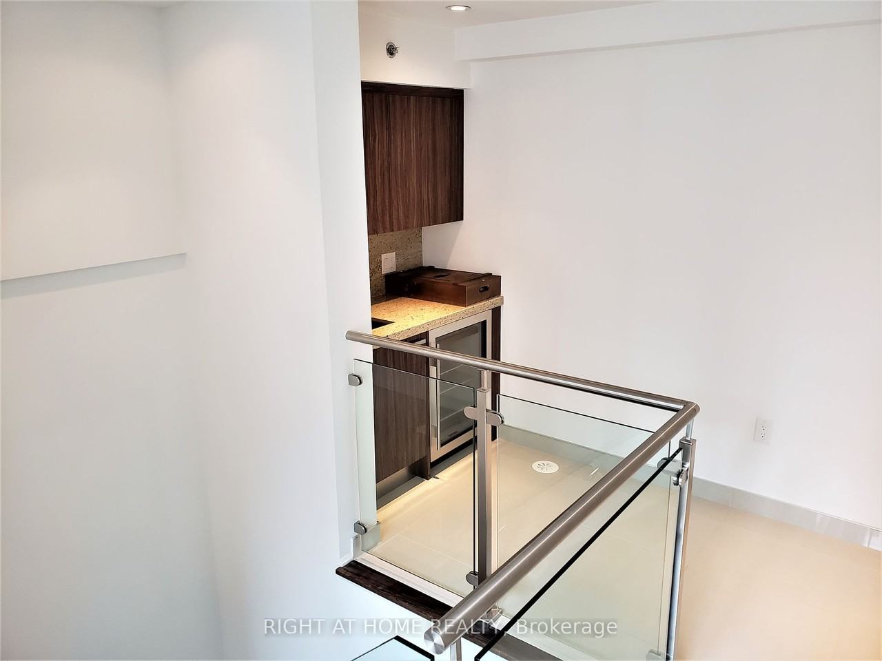 1082 Bay Street - Photo 2 of 16