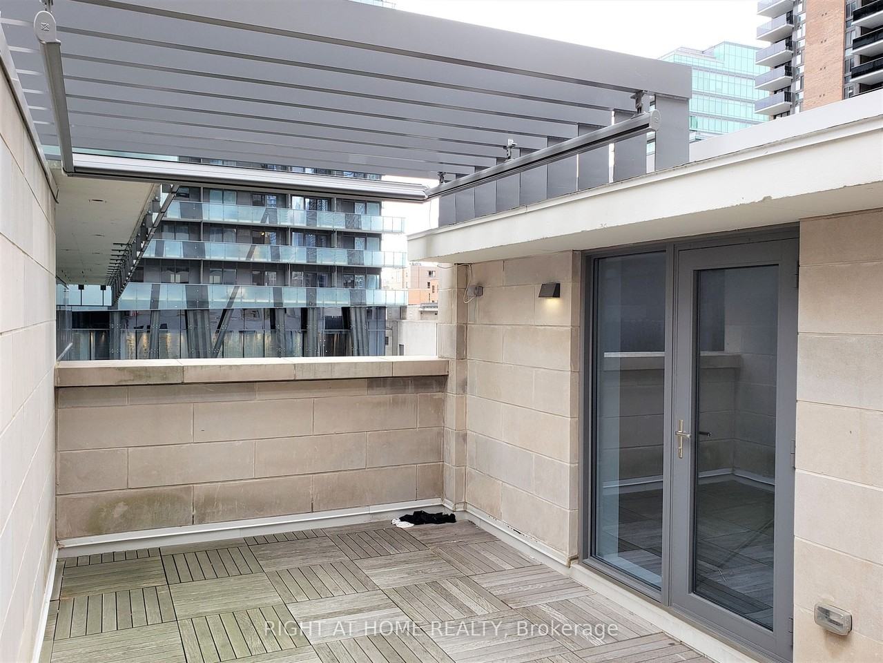 1082 Bay Street - Photo 3 of 16
