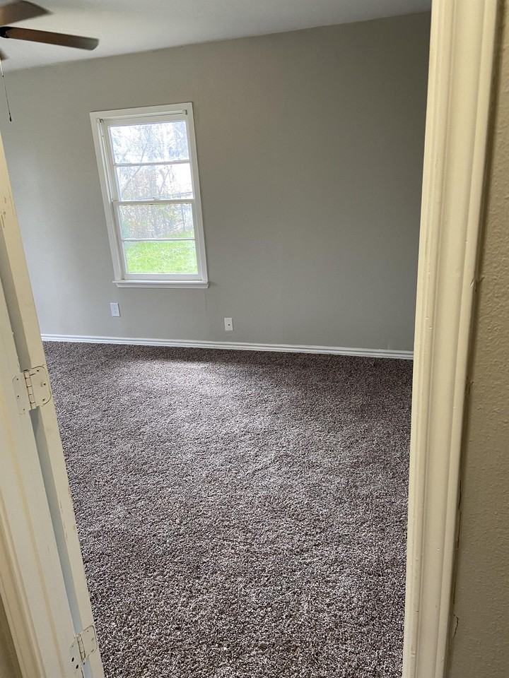 1101 N Wall St #1 - Photo 3 of 10