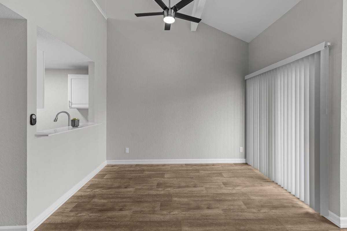 5424 212th St Sw - Photo 7 of 10