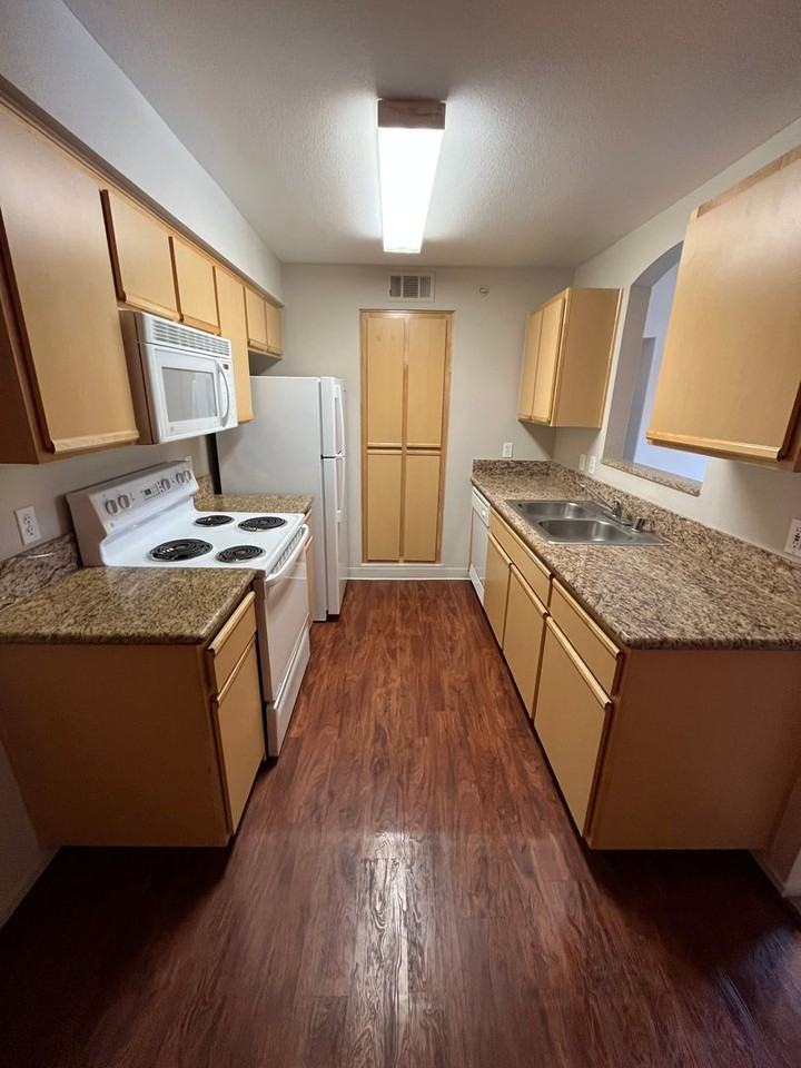 6850 Sharlands Ave - Photo 4 of 21