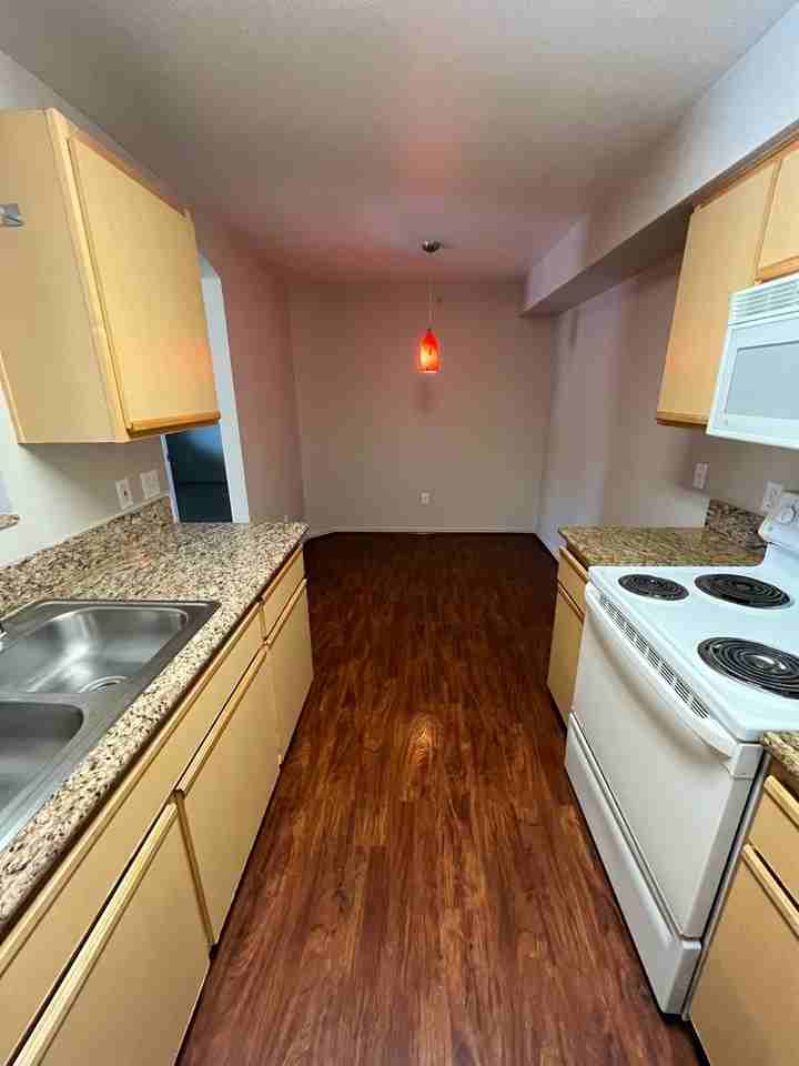 6850 Sharlands Ave - Photo 5 of 21