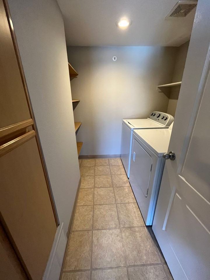 6850 Sharlands Ave - Photo 7 of 21