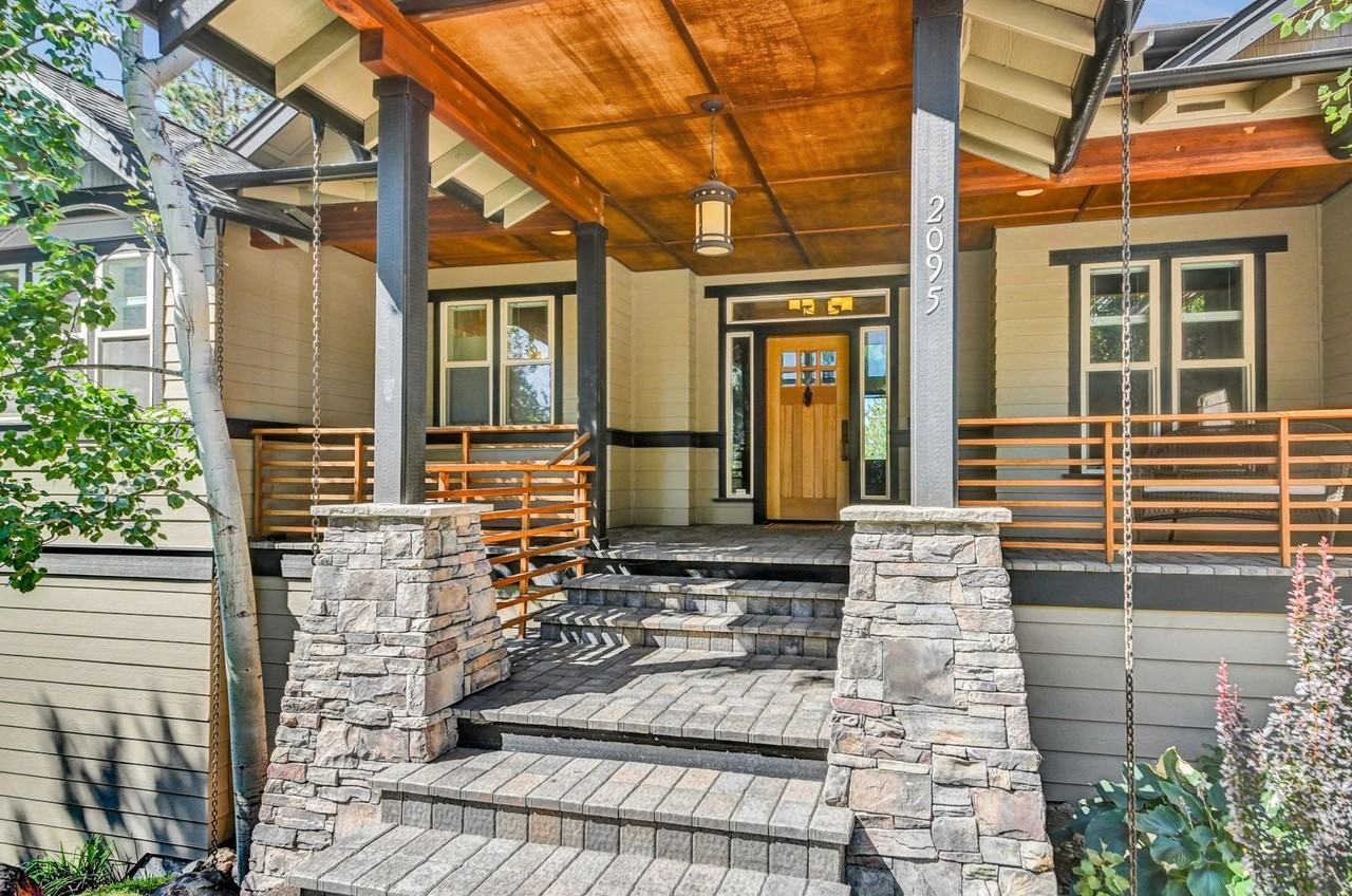 2095 Nw Cascade View Dr - Photo 2 of 50