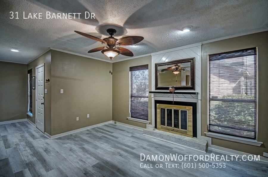 31 Lake Barnett Dr - Photo 3 of 26