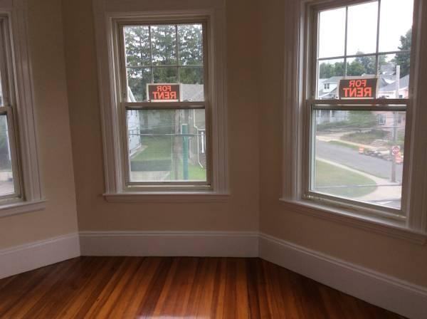 215 Belmont St - Photo 2 of 4