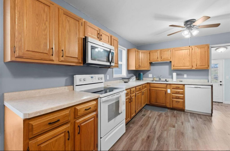 218 Lookout Ave - Photo 3 of 20