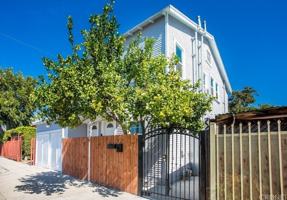 featured image of 3514 Raymond Ave #2