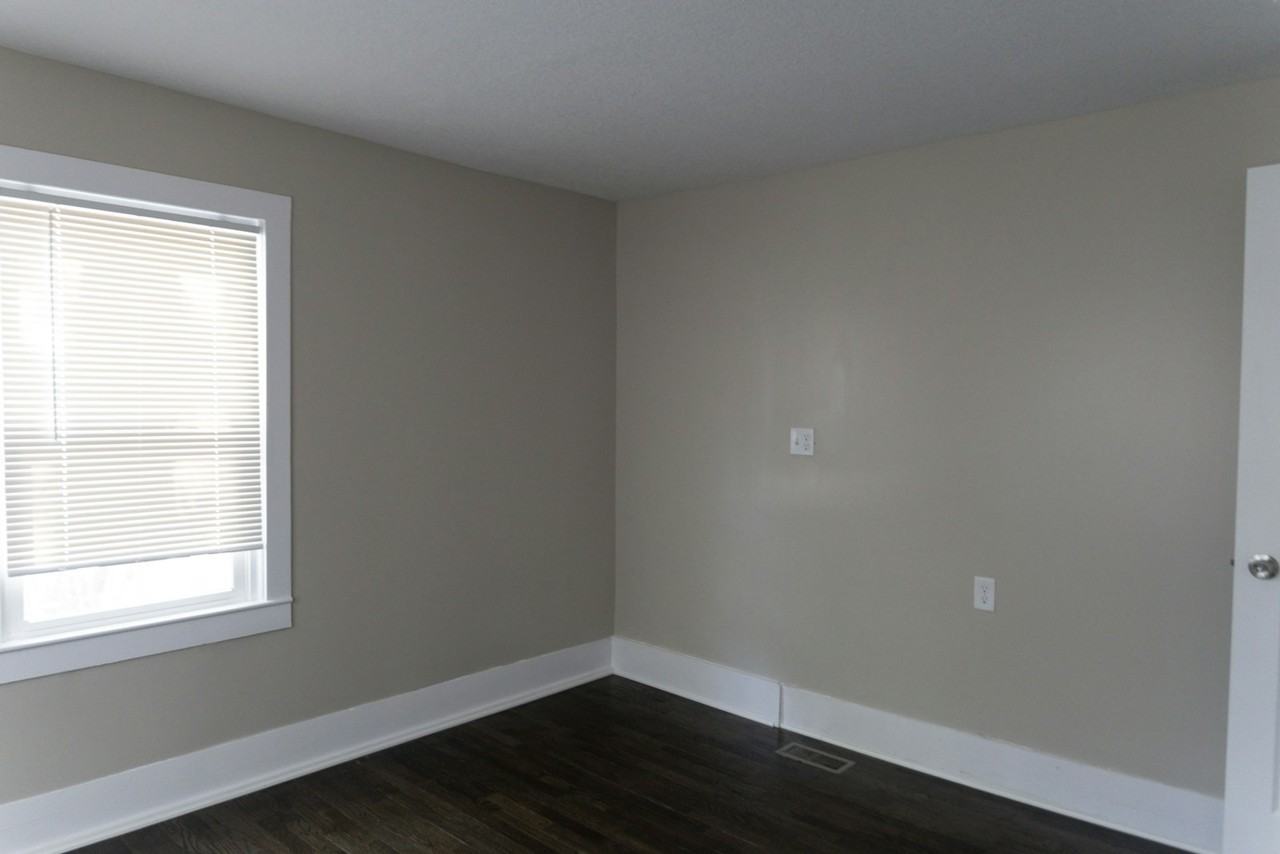 916 Grove Street, Unit B - Photo 7 of 10