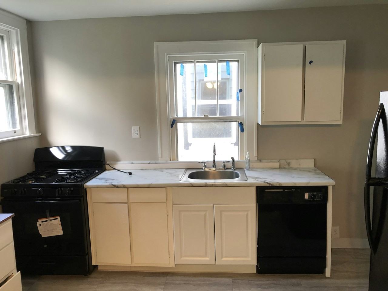 615 East 17th Street - Photo 4 of 14