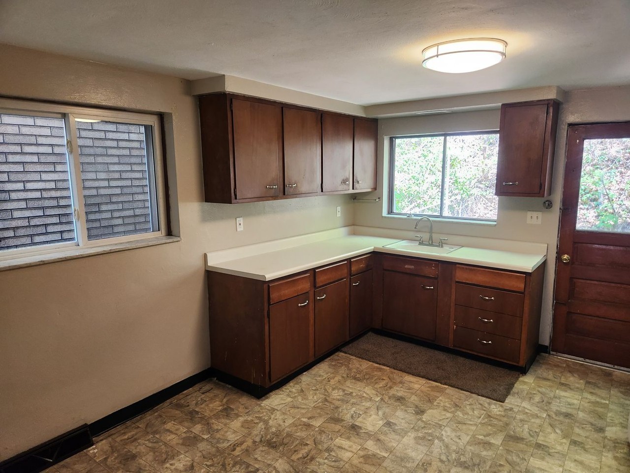 708 Evergreen Ave - Photo 7 of 21