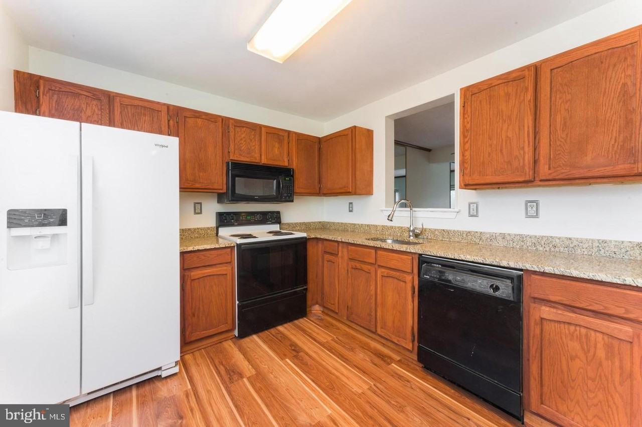 7322 Green Oak Ter - Photo 3 of 22