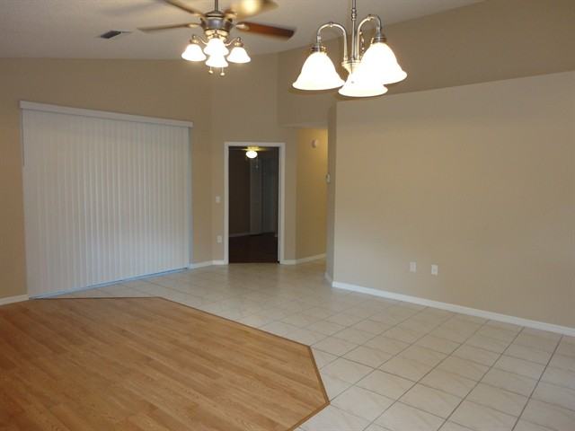 11024 Kenmore Dr - Photo 3 of 15