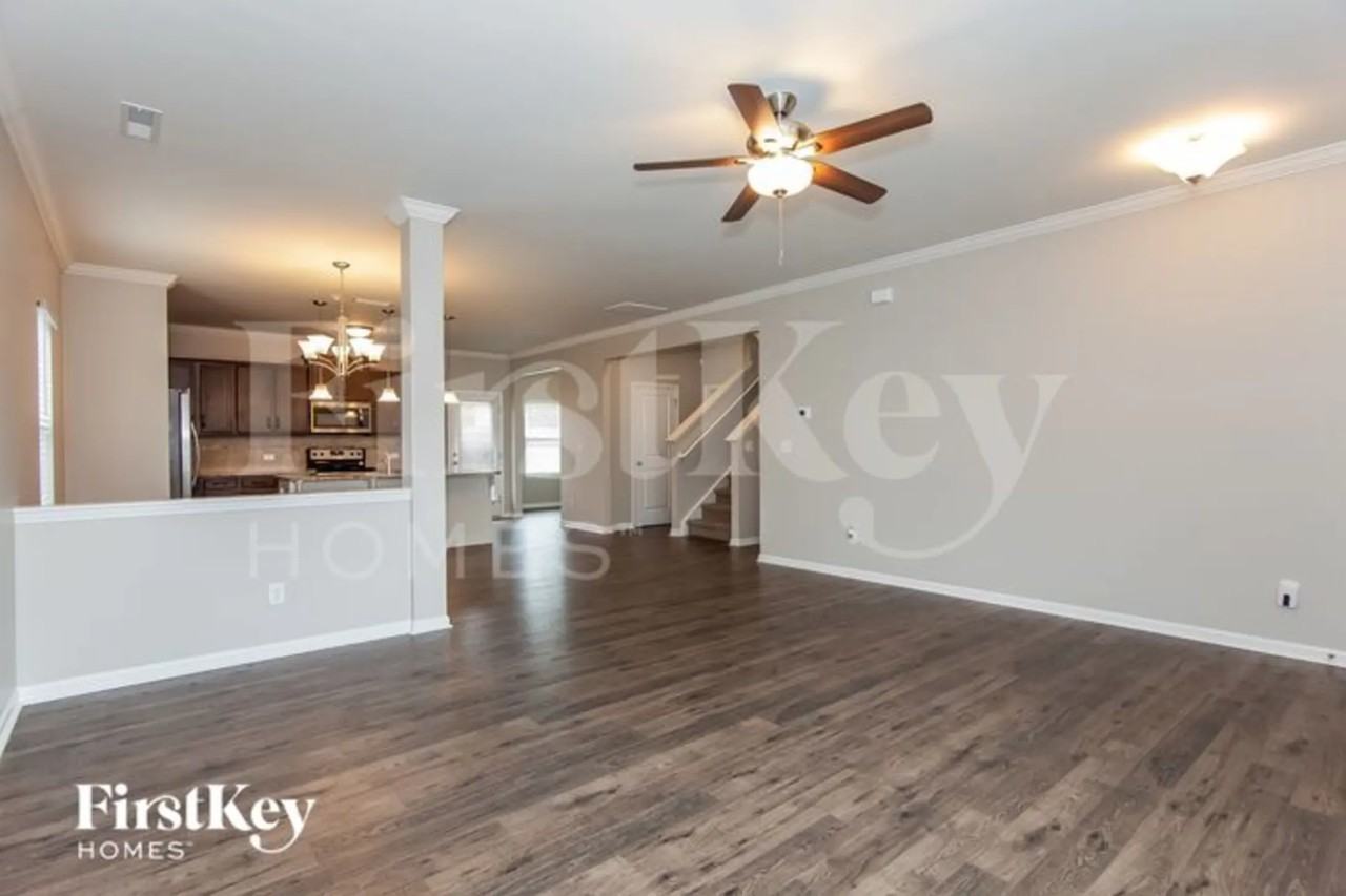 3600 Creekside Dr - Photo 3 of 15