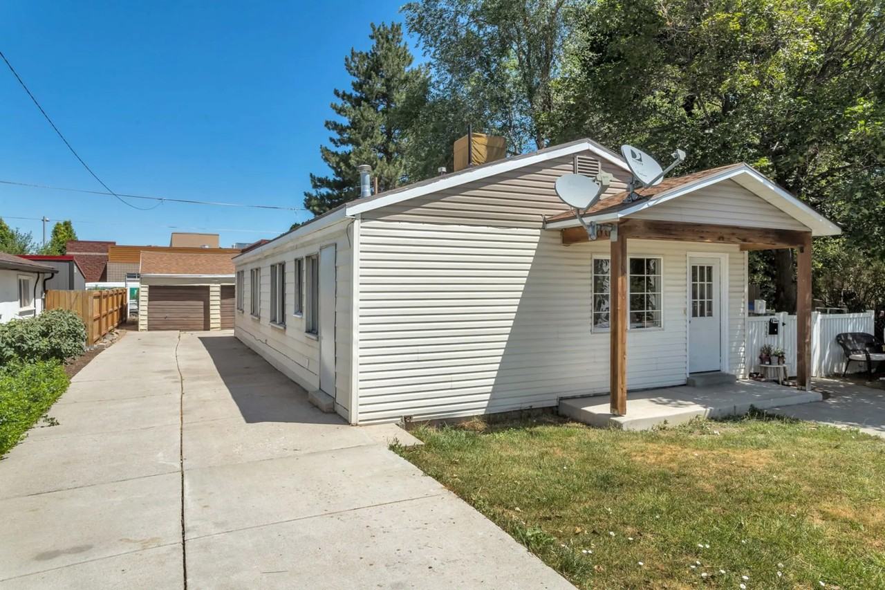 227 E Louise Ave - Photo 3 of 24