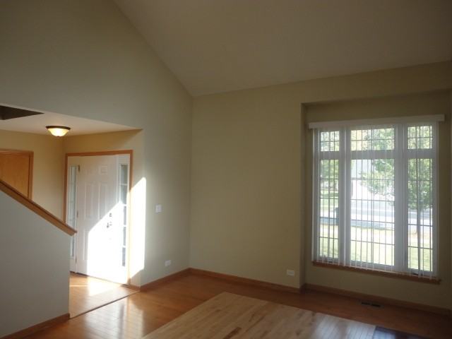 1012 N Ohio St - Photo 2 of 17
