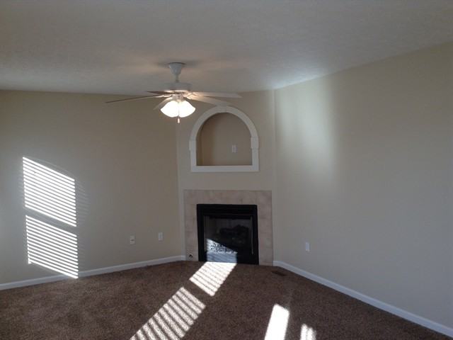 299 La Salle Ct - Photo 2 of 10