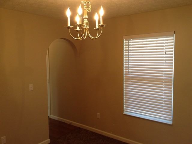 299 La Salle Ct - Photo 3 of 10