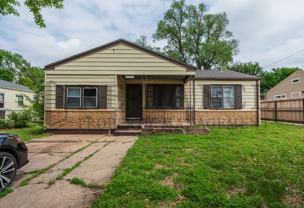 2732 N Grove St - Photo 1 of 1