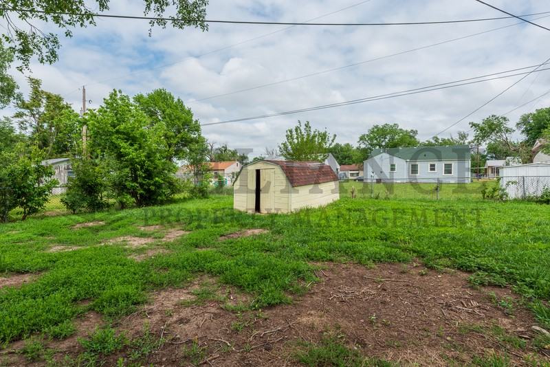 2732 N Grove St - Photo 5 of 27