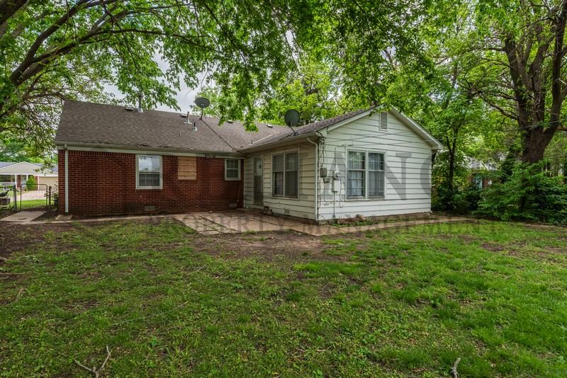 6114 Rockwood Rd - Photo 2 of 21