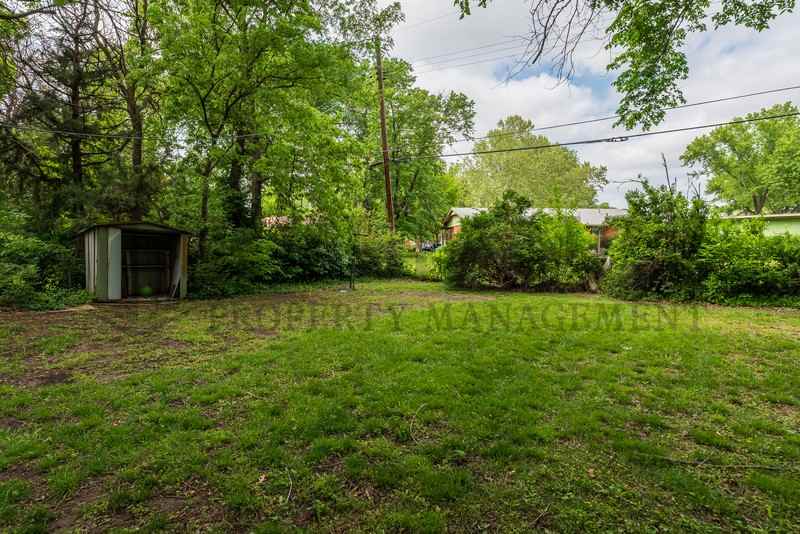 6114 Rockwood Rd - Photo 4 of 21