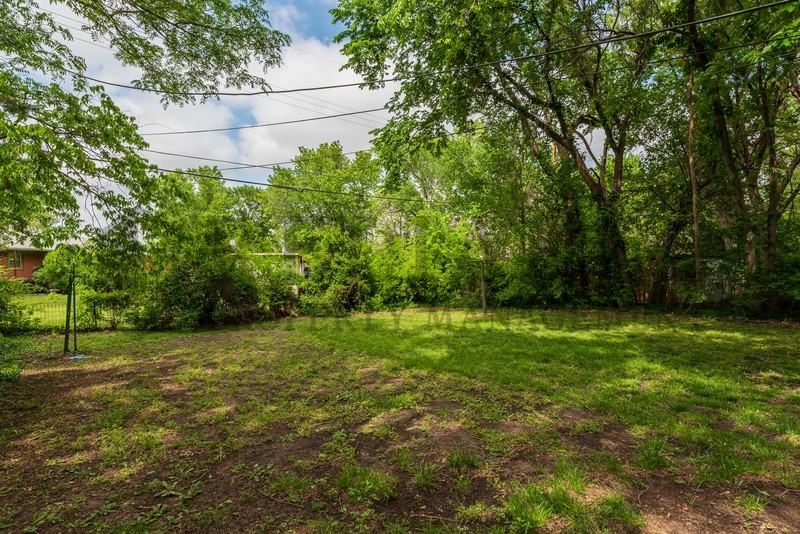 6114 Rockwood Rd - Photo 5 of 21