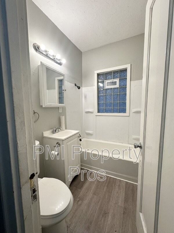 2525 N 45th St - Photo 2 of 5