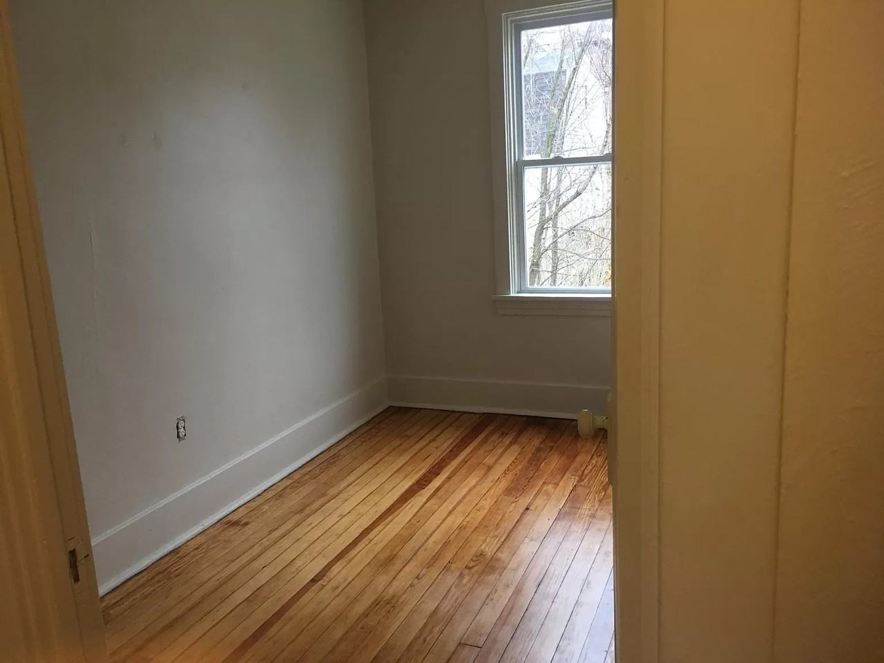 262 Cochran Rd - Photo 2 of 17