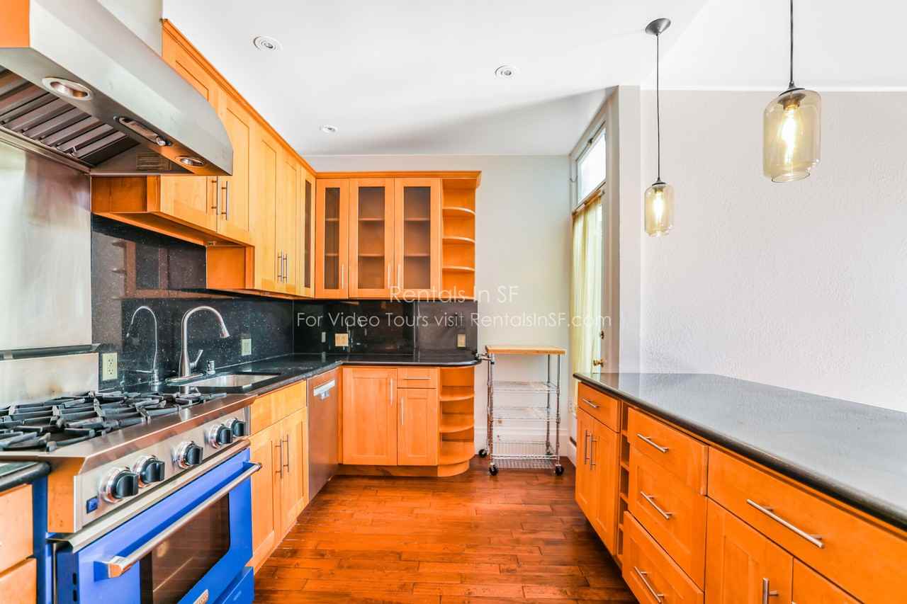 1209 Scott St - Photo 3 of 19