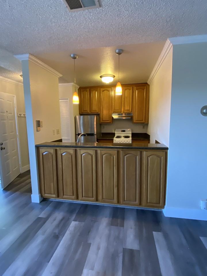 280 Stonegate Cir #1 - Photo 3 of 26