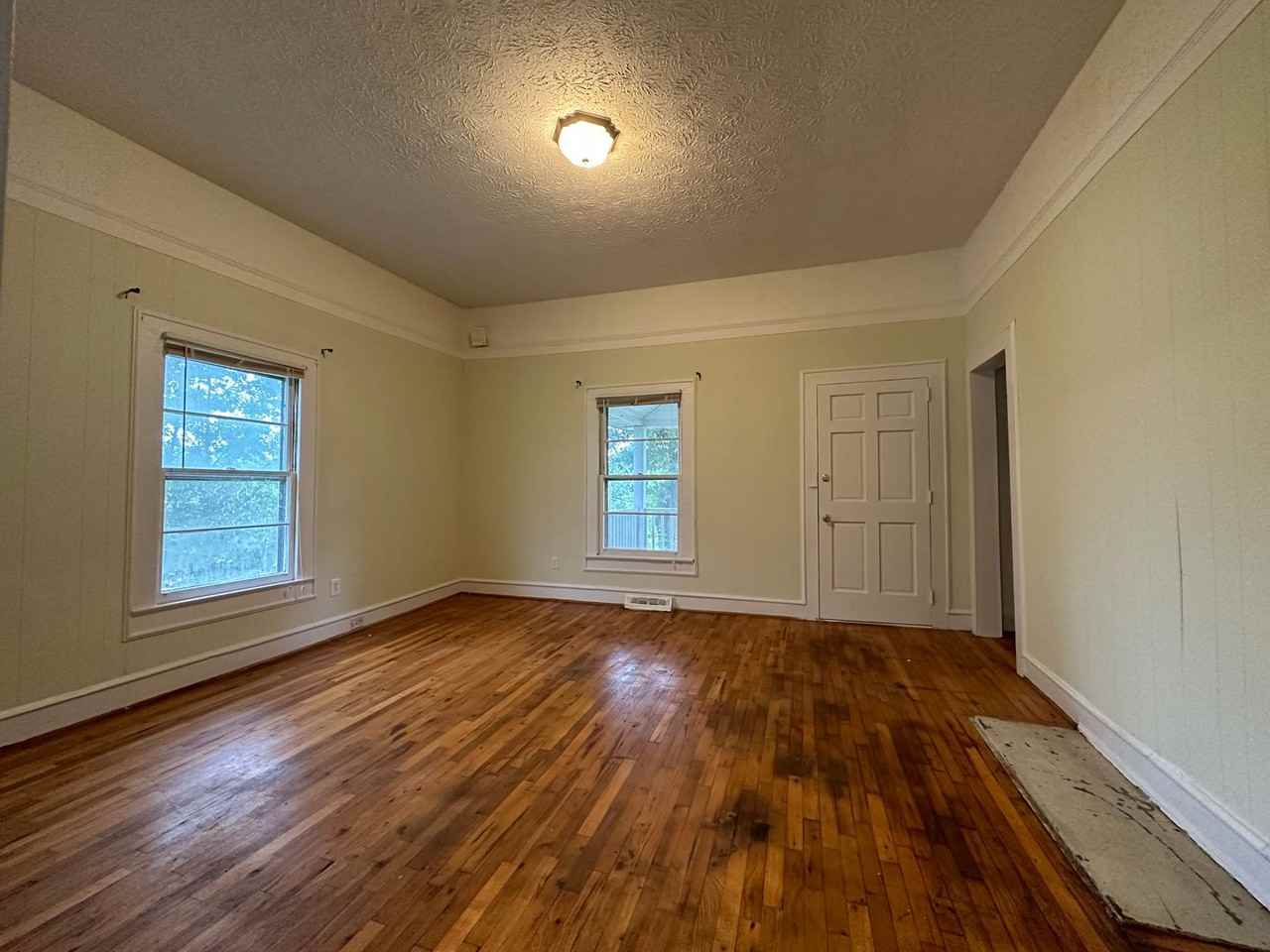113 S 7th St - Photo 3 of 11