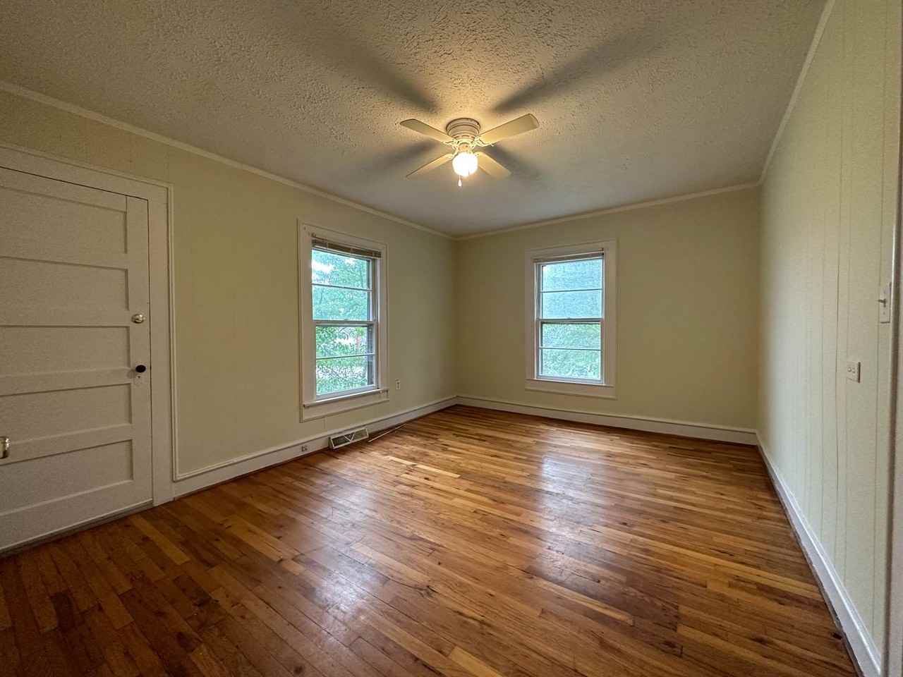 113 S 7th St - Photo 5 of 11