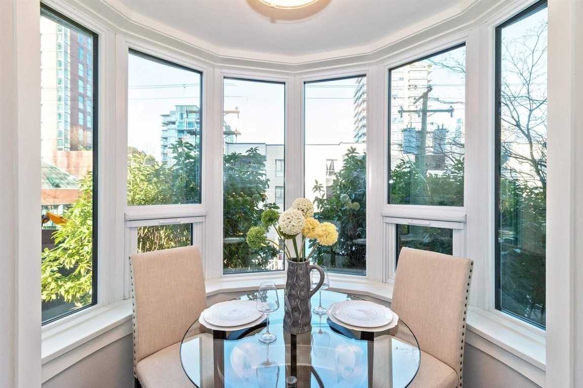 1845 Robson Street - Photo 5 of 11