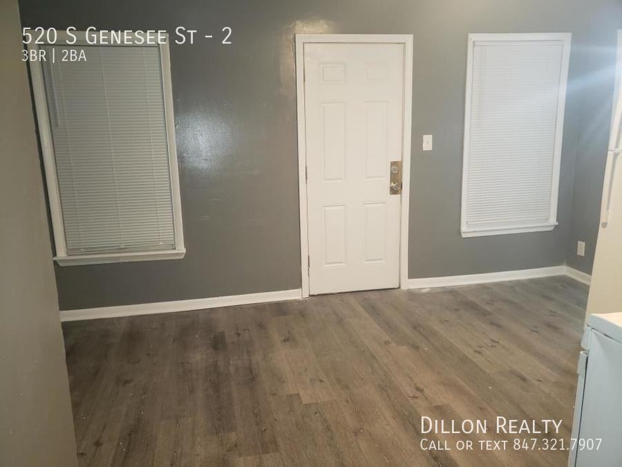 520 S Genesee St #2 - Photo 5 of 7