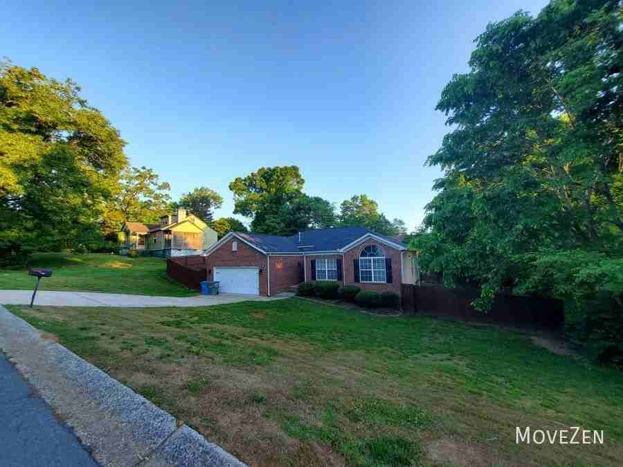 319 Elm St - Photo 2 of 37