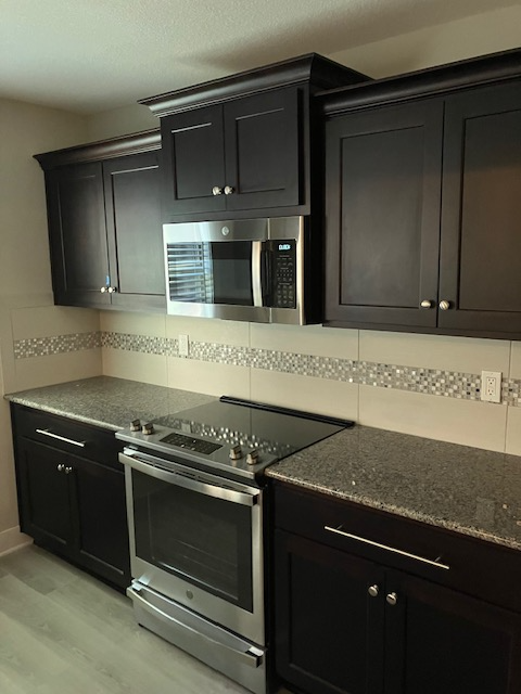 4904 Nw Barry Rd - Photo 3 of 17