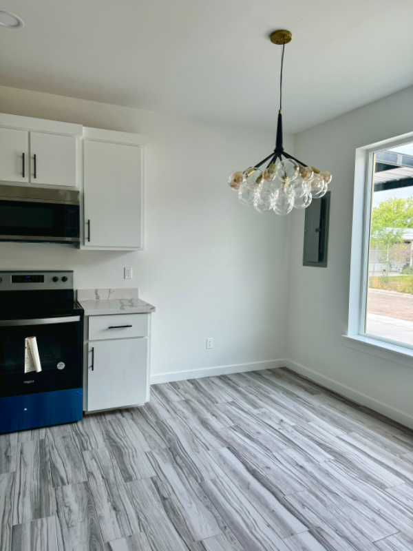 602 W Seminole Ave - Photo 3 of 12