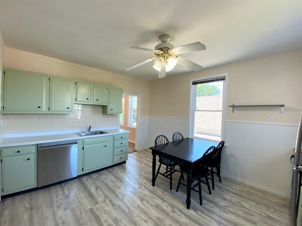 13 W Dane St #2 - Photo 3 of 19