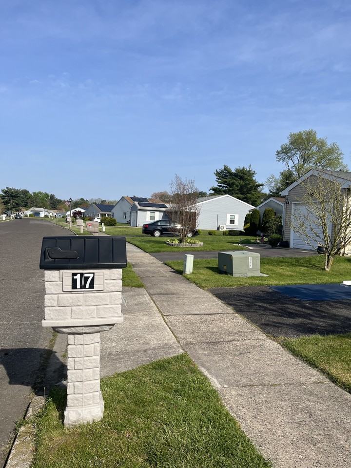 17 Thornbury Pl #NA - Photo 2 of 50