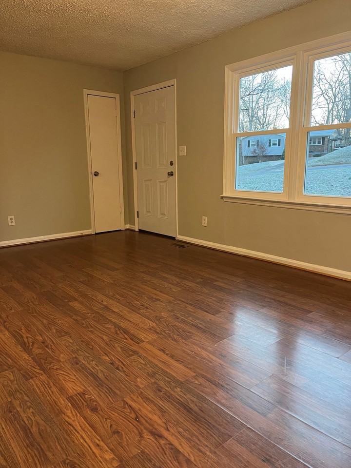 1305 Northwoods Dr #NA - Photo 3 of 13
