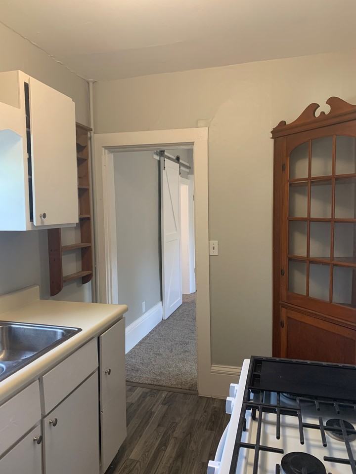 321 E Oak St #3 - Photo 2 of 11