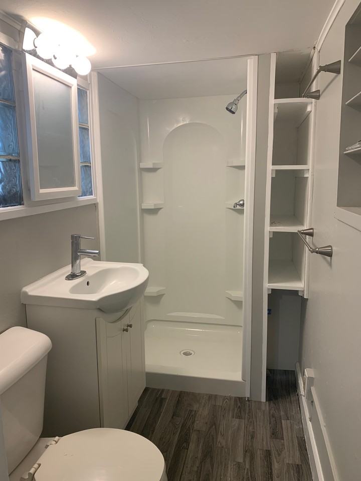 321 E Oak St #3 - Photo 3 of 11