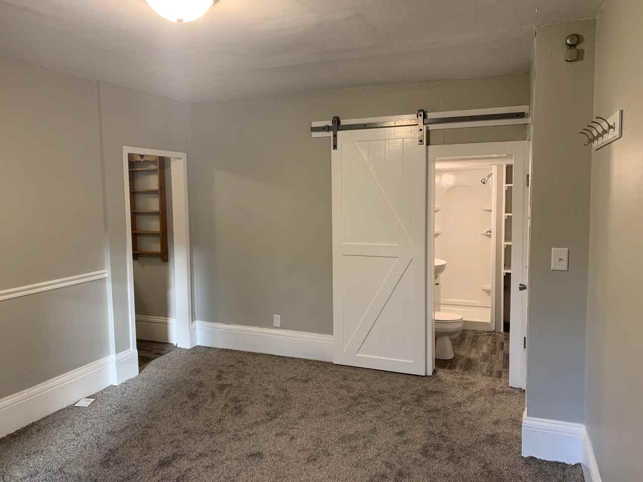 321 E Oak St #3 - Photo 4 of 11