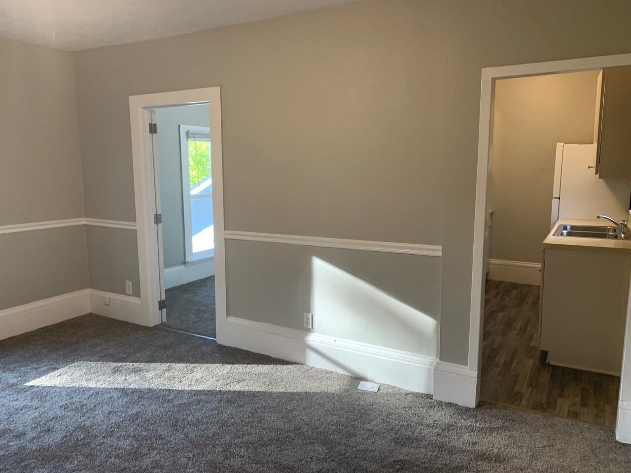 321 E Oak St #3 - Photo 5 of 11