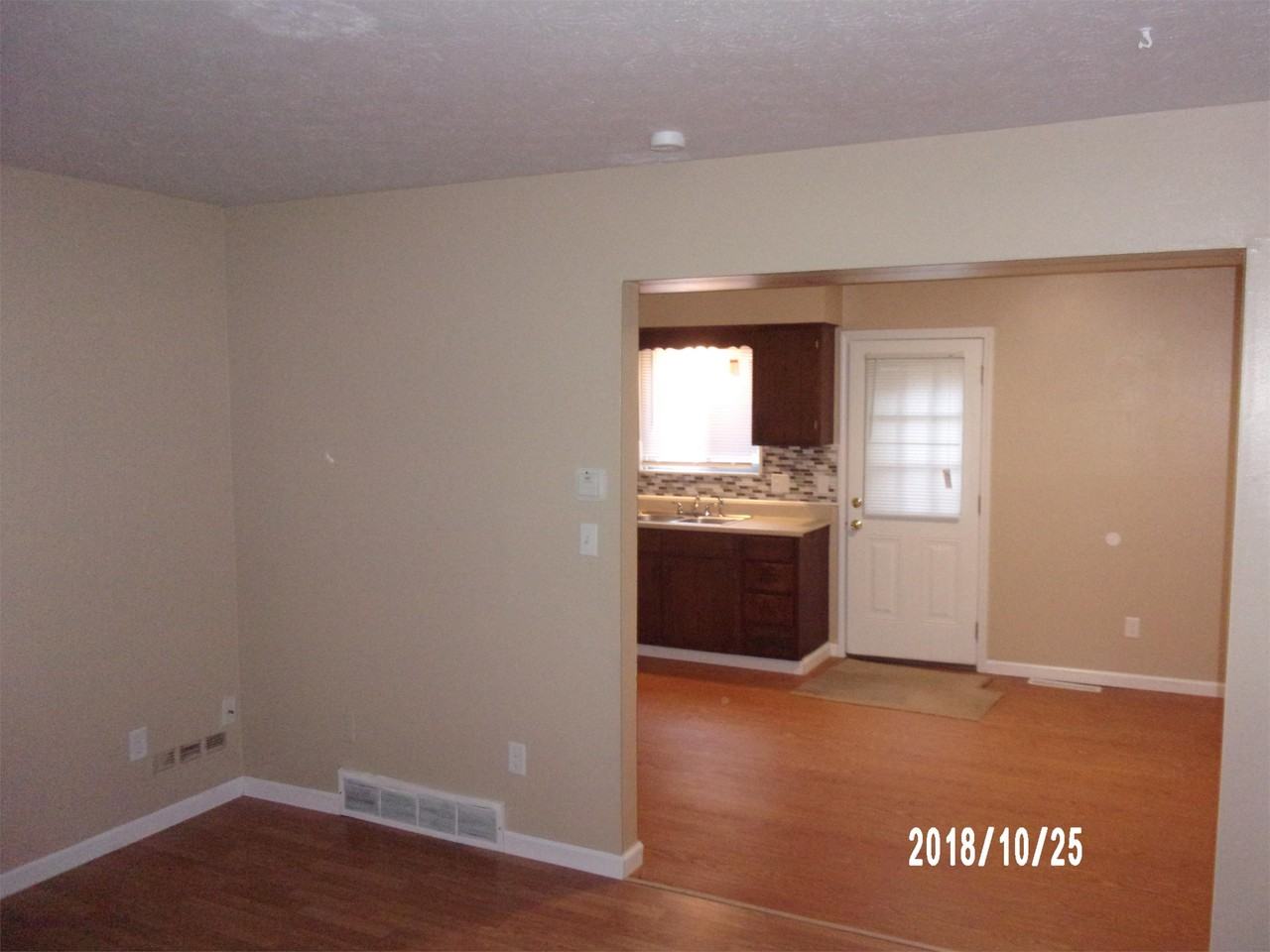 485 Brentwood Ave #B485 - Photo 5 of 9