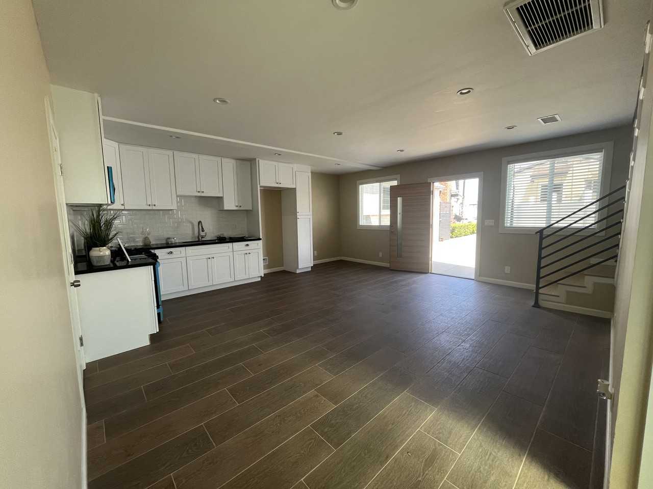 13836 Cohasset Street - Photo 3 of 18