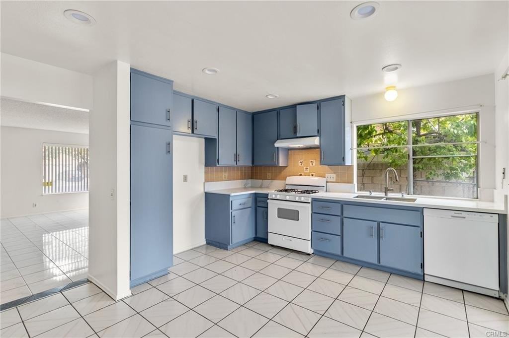 4006 W Lehnhardt Ave - Photo 3 of 8