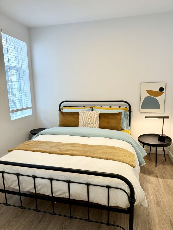 294 Rue du Square-Saint-Louis #204 - Photo 6 of 22